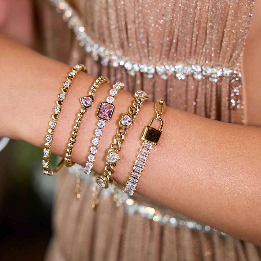 Audaz y elegante, la pulsera de circonita de acero inoxidable estilo europeo y americano.